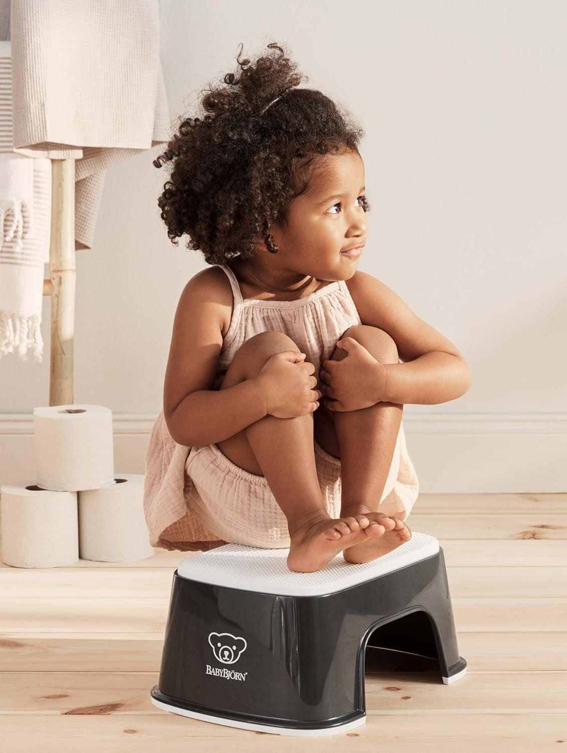 Step Stool, Black/White