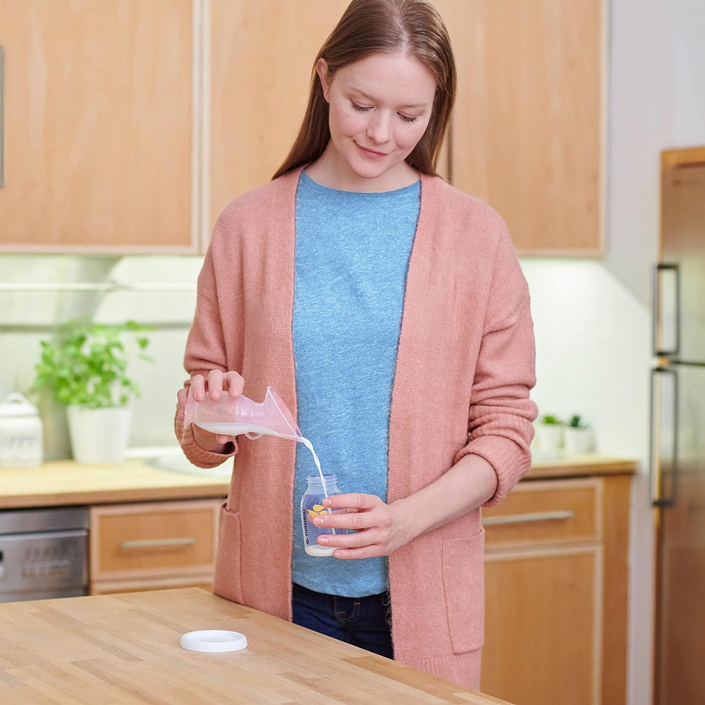 Silicone Breast Milk Collector, Milk Saver with Spill-Resistant Stopper, Suction Base and Lanyard, 3.4 Oz/100 Ml