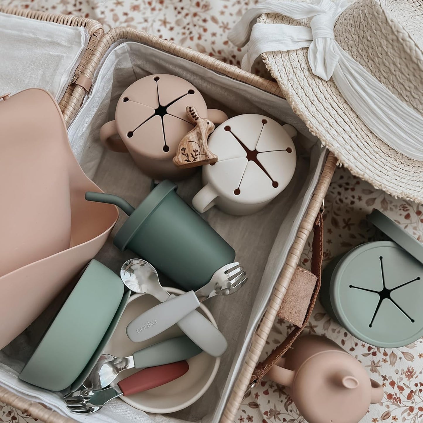Nouka Spill-Proof Snack Cup | Comes with a Lid | 100% Food-Grade Silicone | Soft & Perfect for Snacking | Dishwasher Friendly | Soft Blush | Size 12 Oz