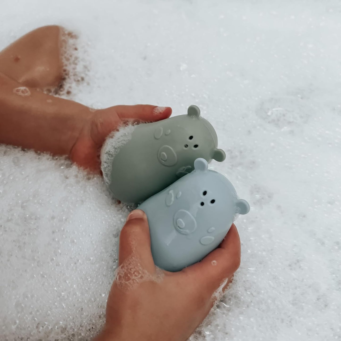 Nouka Bear Bath Toys | 2-Pack | 100% Food-Grade Silicone | Squeeze & Squirt Water | Safe & Soft | Dishwasher Friendly | Soft Blush/Shifting Sand