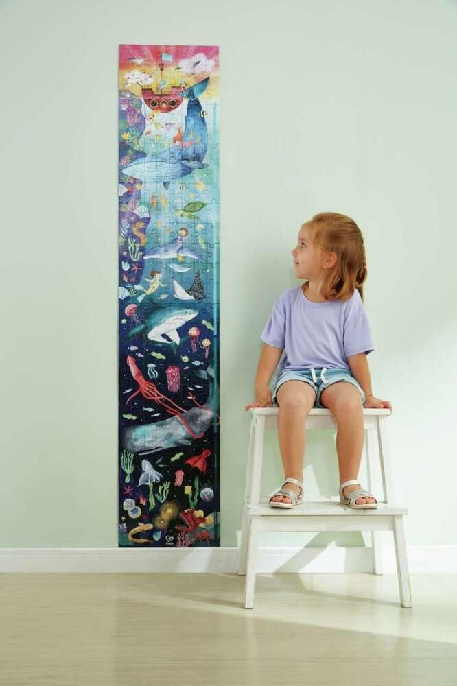 - Ocean Life Glow-In-The-Dark Puzzle