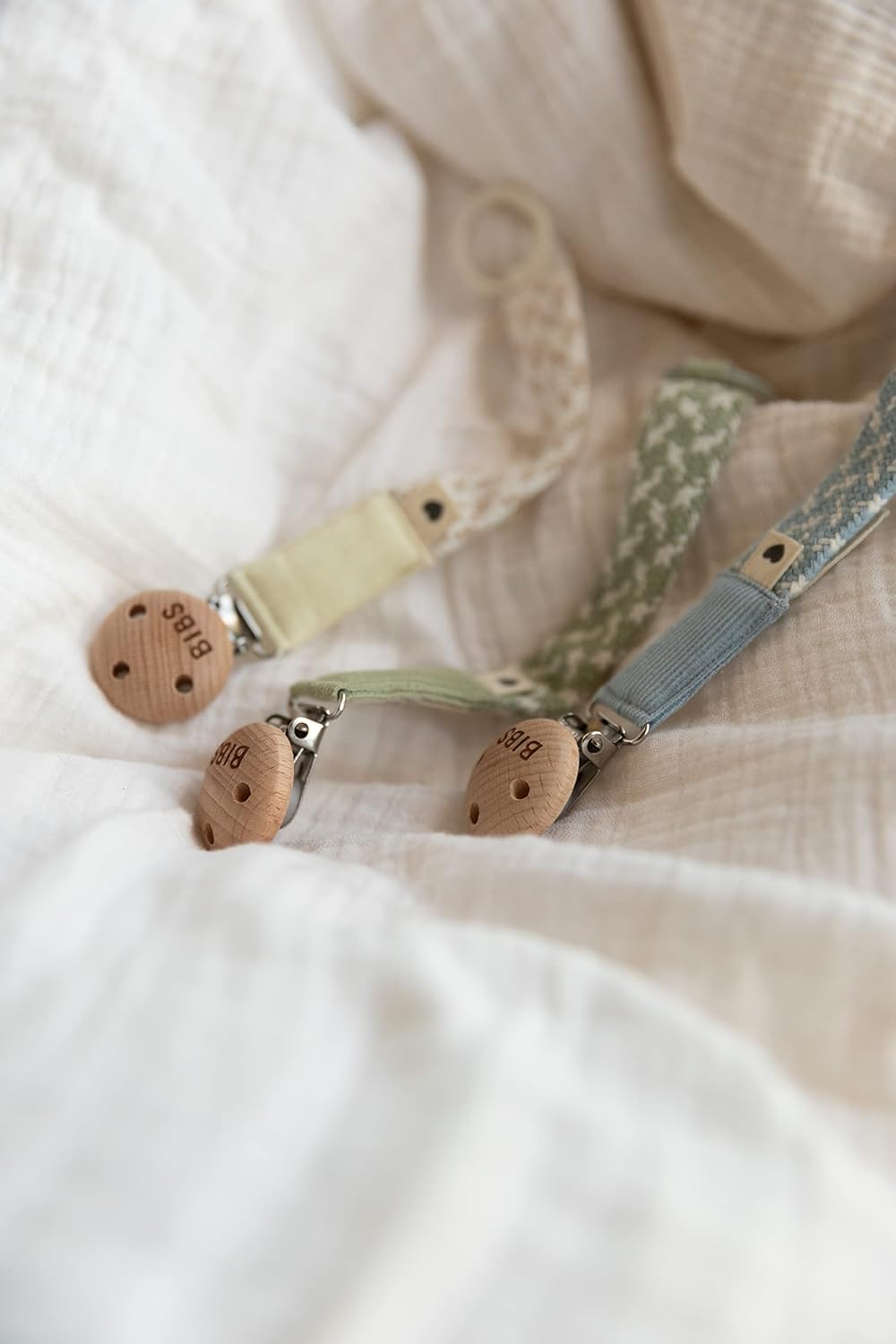 Pacifier Clip - Dark Oak/Vanilla