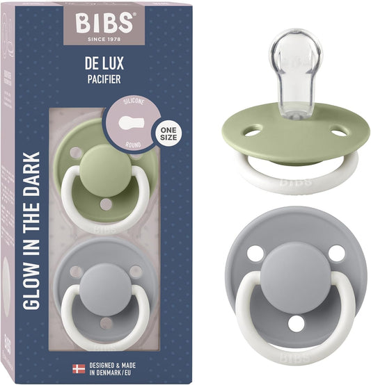 De Lux Baby Pacifier 2-Pack | Made in Denmark | BPA Free Dummy Soother, round Nipple. Silicone, Onesize (0-36 Months), Sage Glow/Cloud Glow