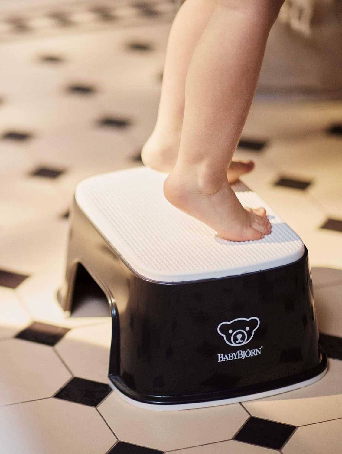 Step Stool, Black/White