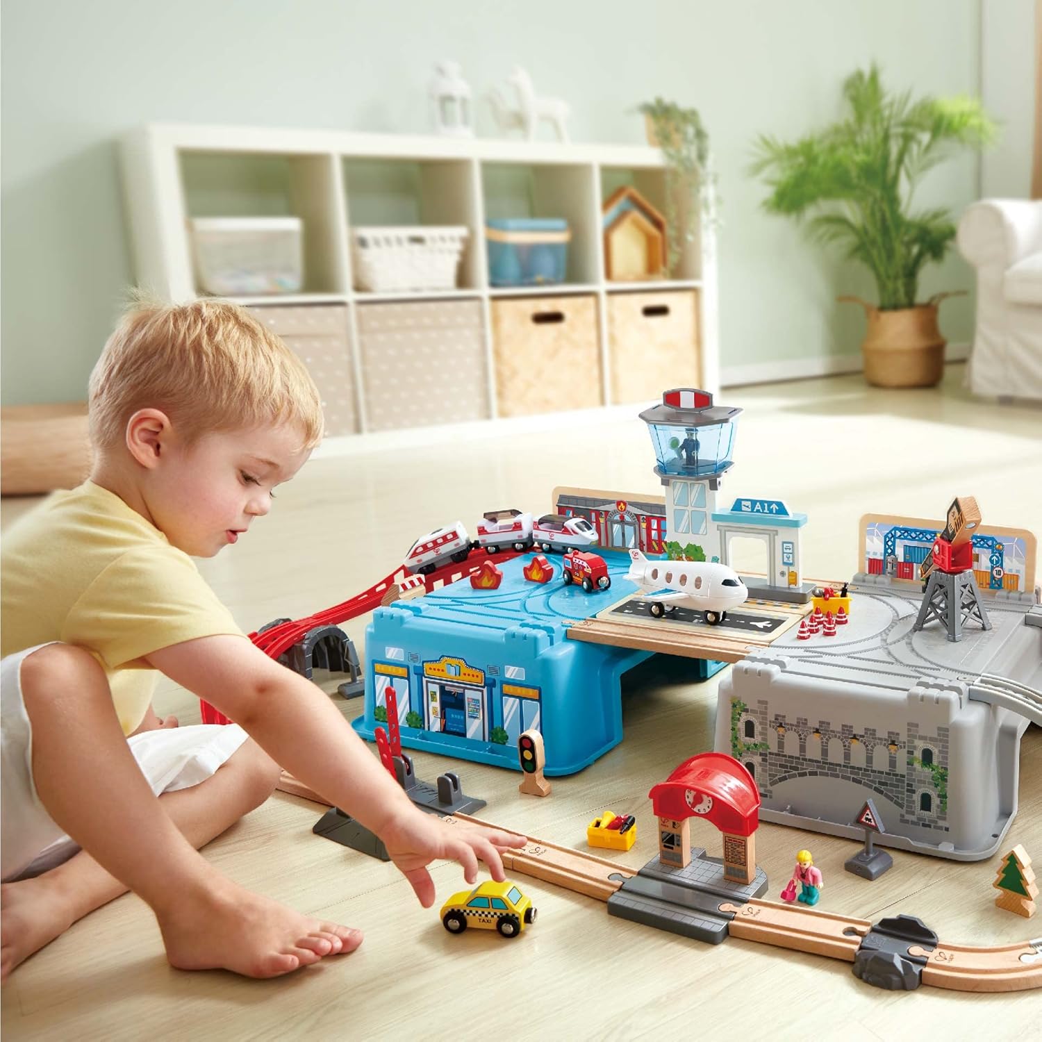 Super Cityscape Transport Bucket Set | Wooden Toy Train Set with City Scenes, Plane, Battery-Powered Engine, for Children 3+ Years