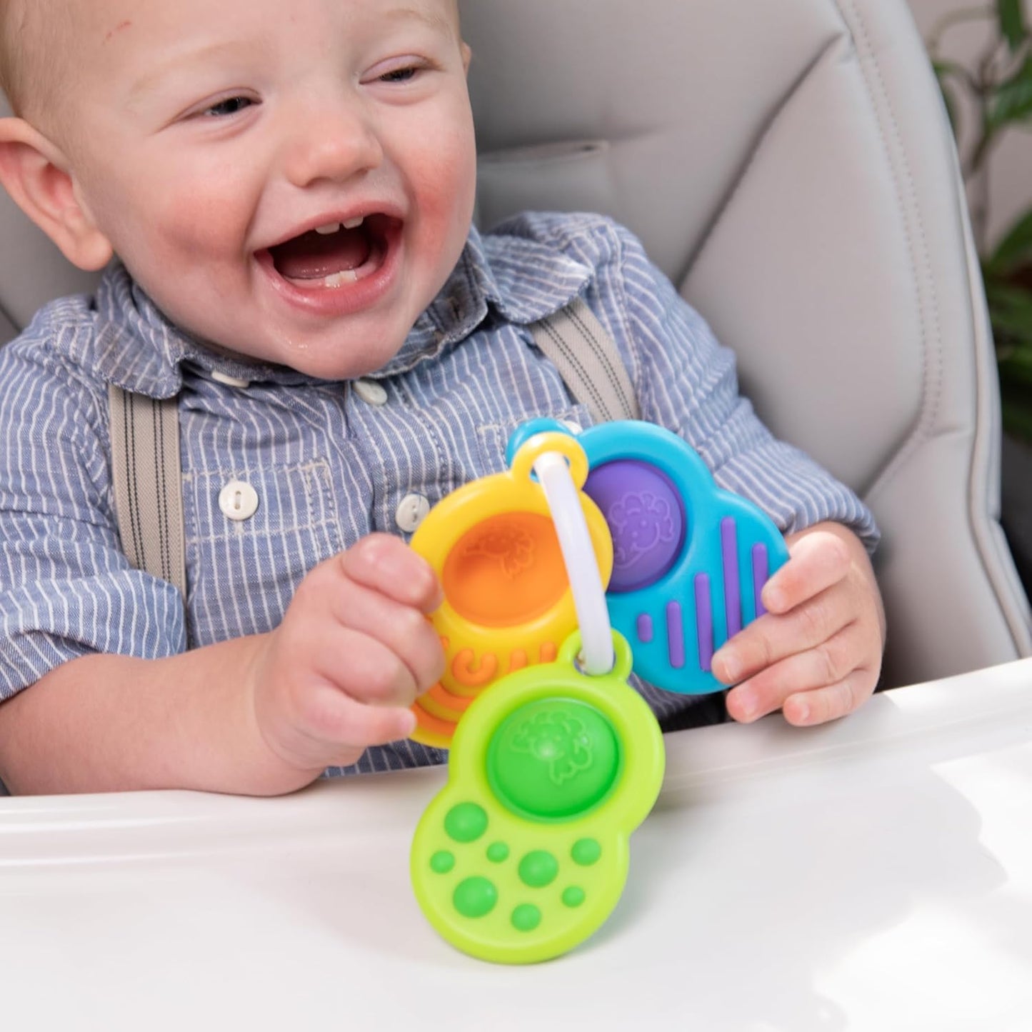 Dimpl Clutch Sensory Infant Toy
