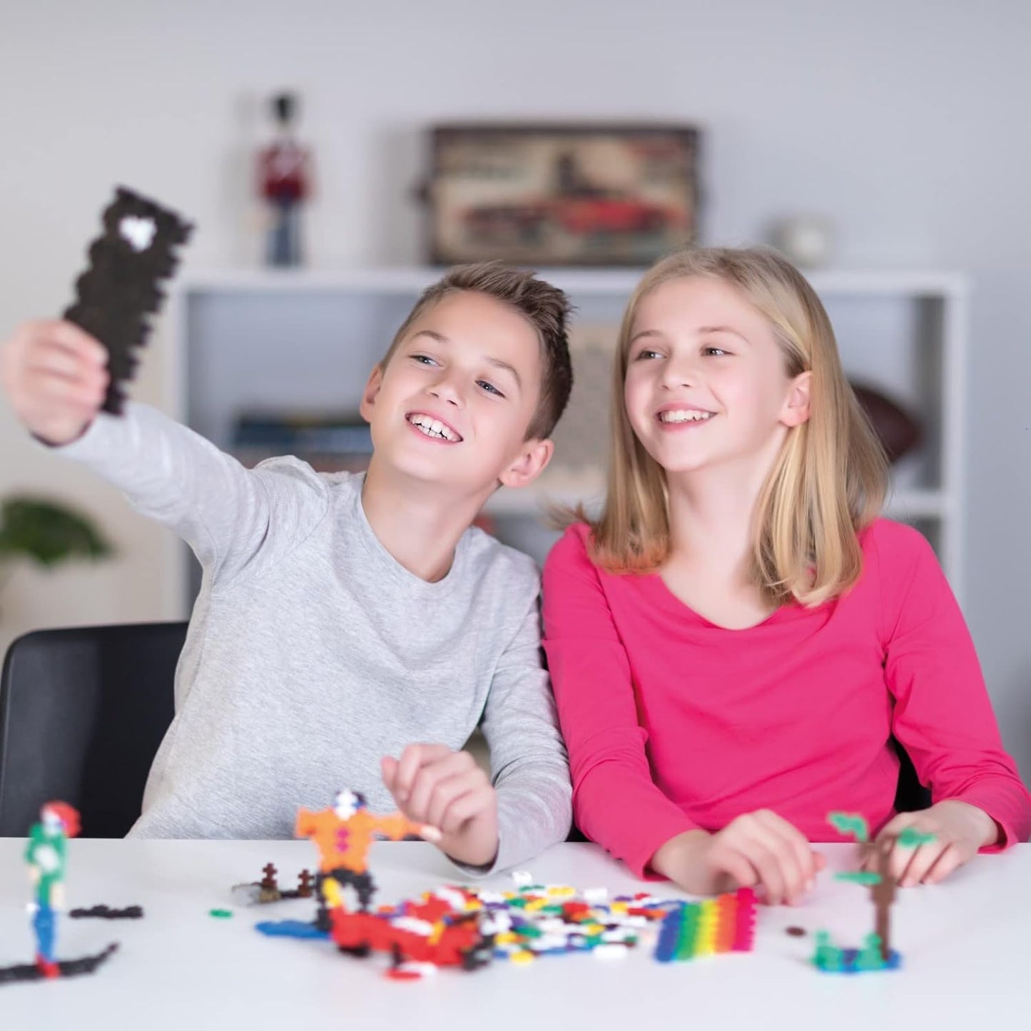 - Learn to Build Basic - 400 Pieces - Creative Building and Construction Set - Mix of Basic and Neon Colors in a Box - Kids 5 to 12 Years - P5014