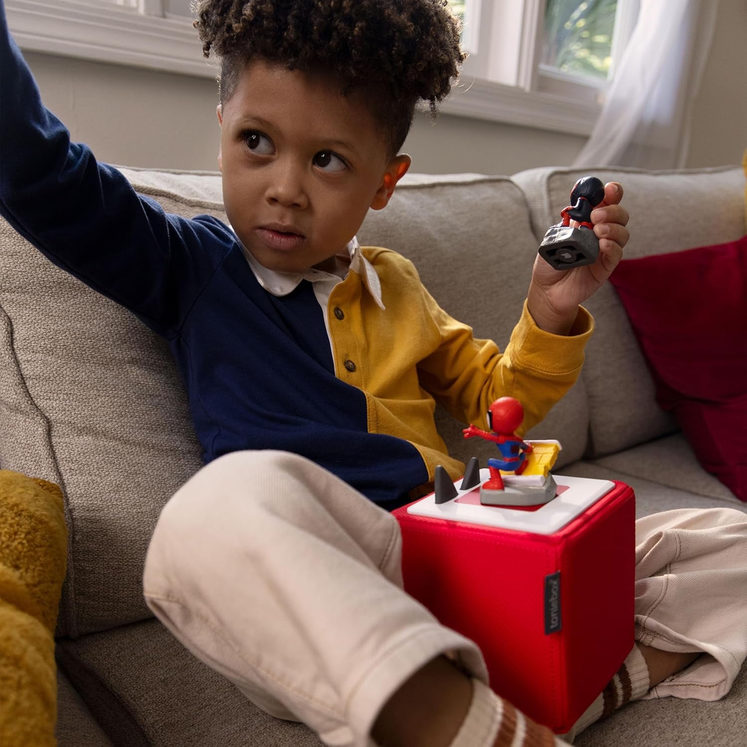 Toniebox Spidey and His Amazing Friends Starter Set with Spidey, Ghost-Spider, Spin, Black Panther, and Playtime Puppy - Includes Toniebox Audio Player - Gray