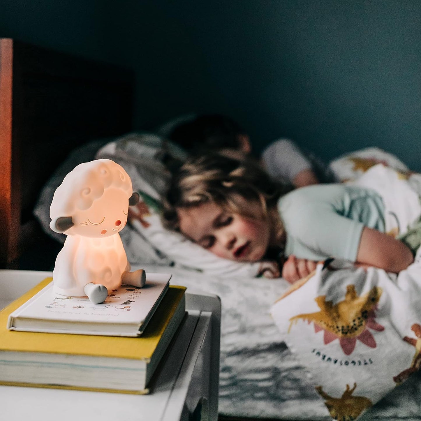 Night Light - Sleepy Sheep Audio Play Character from Sleepy Friends | Warm Glow | 90 Minutes of Beautifully Composed Melodies | Record Your Own Bedtime Stories