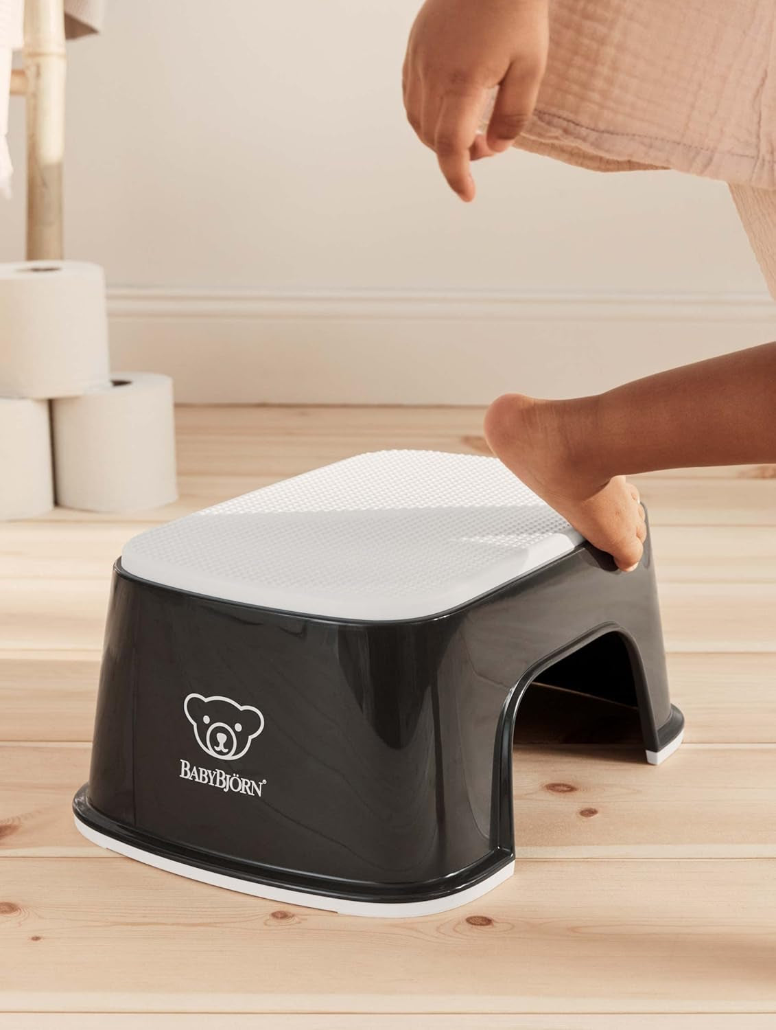 Step Stool, Black/White